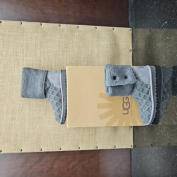 NEW KIDS UGG LATTICE CARDY CHARCOAL - Picture 2 of 4